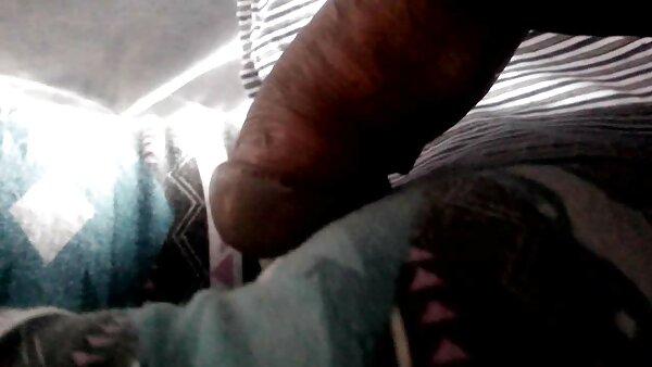Die versaute Brünette Celina Cross fickt heißer tittenfick ihre enge Muschi mit ihrem Sexspielzeug